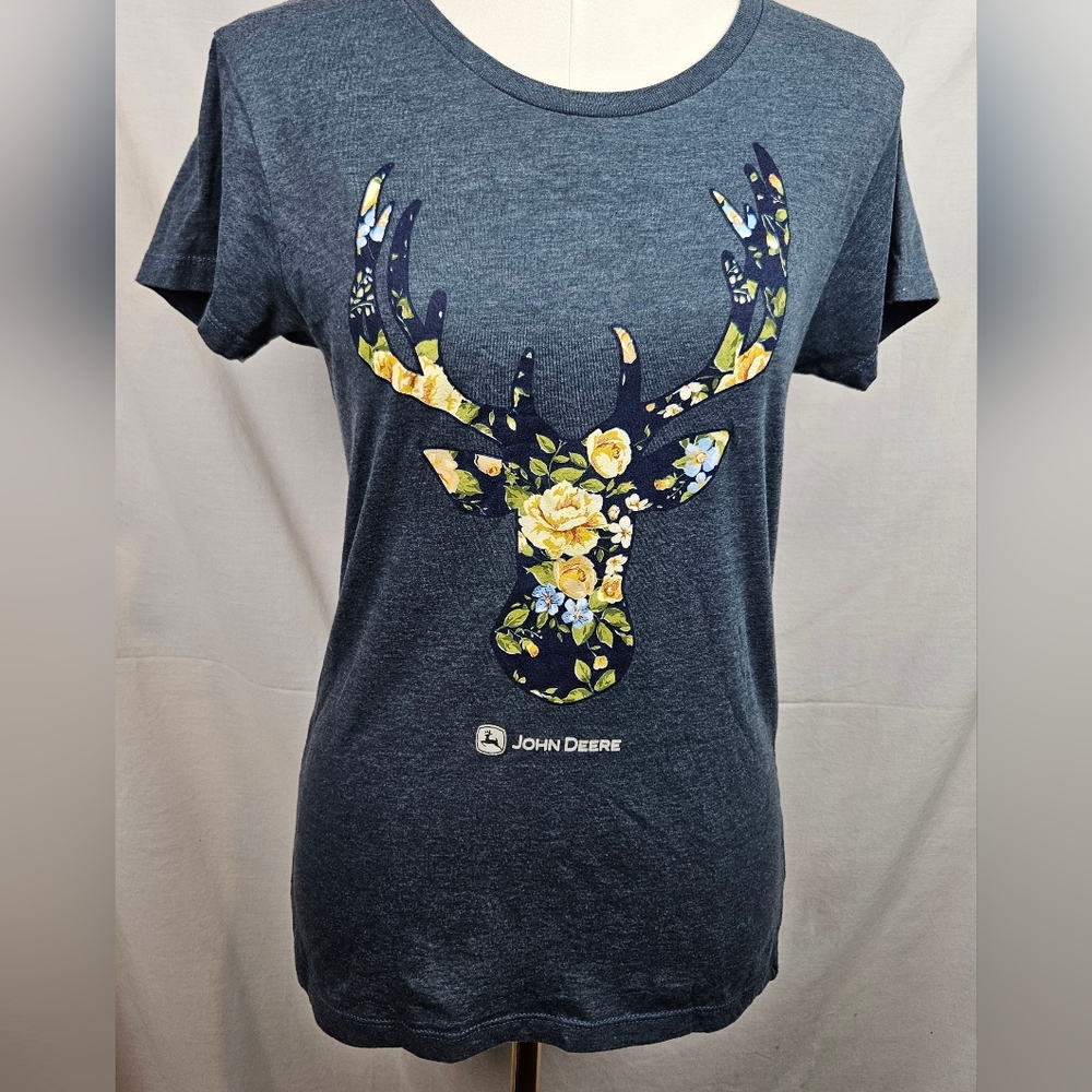 John Deere Womens Floral‎ Deer Logo Med Outdoors Hunting